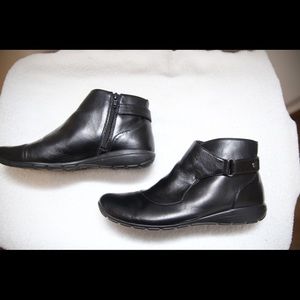 Easy Spirit Esankling Ankle Boots
